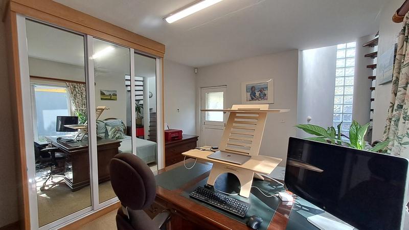 5 Bedroom Property for Sale in Stilbaai Wes Western Cape
